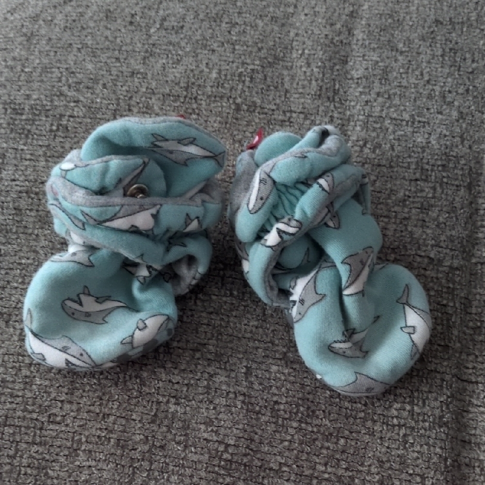 Shark Print Zutanos 12 Month